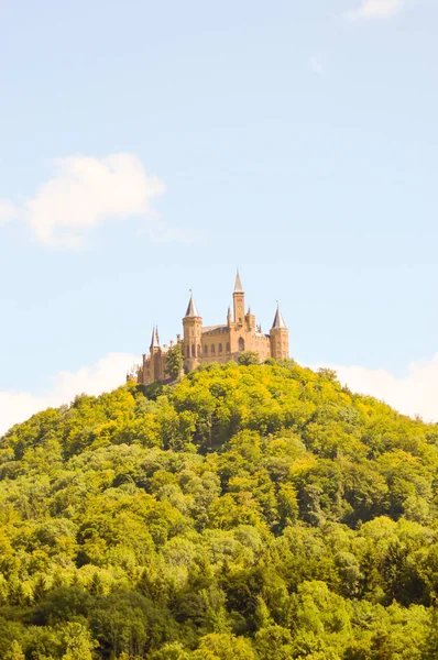 Hohenzollern Kalesi görünümünü 