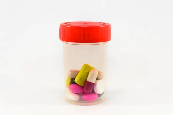 Plastik kotak obat dengan merah — Stok Foto