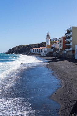 Candelaria plaj manzarası ile bazilika Kulesi
