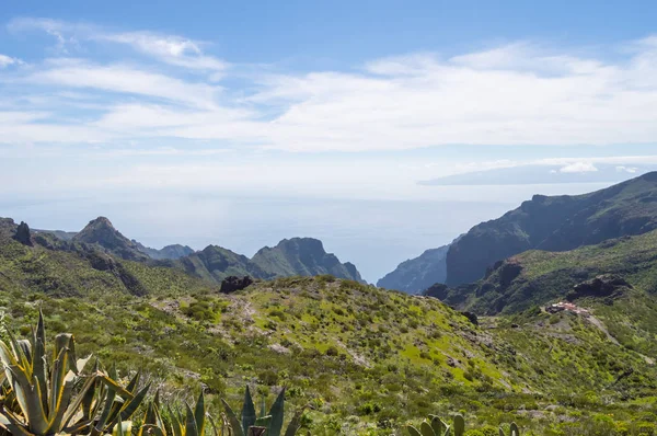 Vista das montanhas na região da aldeia de Masca em t — Fotografia de Stock