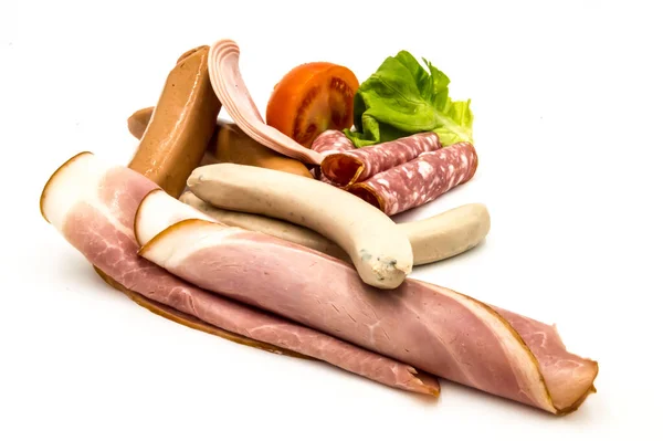 Différents Types Saucisses Bacon Fumé Sur Fond Blanc — Photo