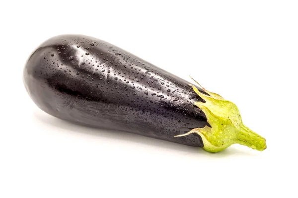 Verse Aubergine Geïsoleerd Witte Achtergrond Met Knippad — Stockfoto