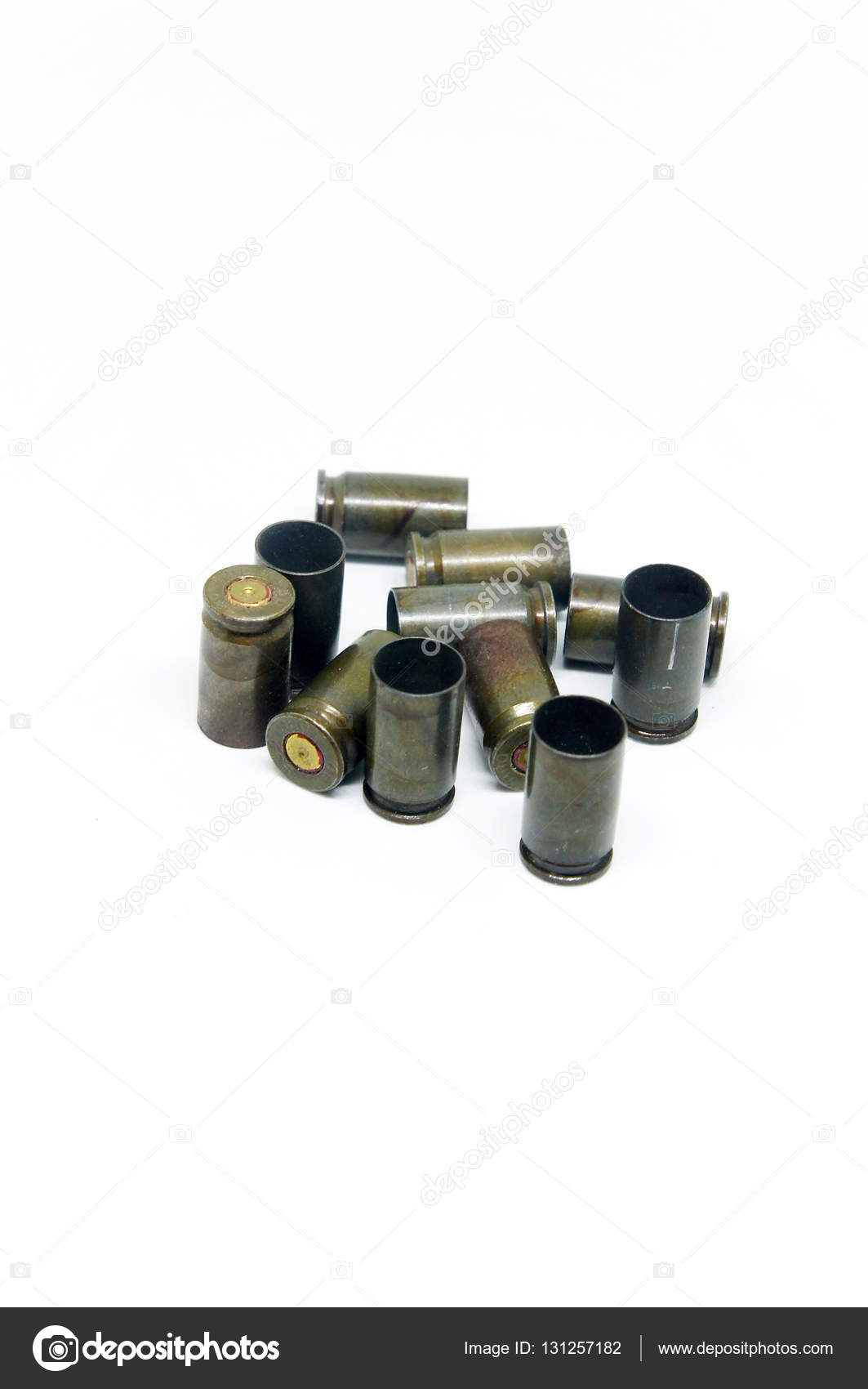 Несколько Гильз И Пуль Стоковое Фото ©lexxxx37Reg.Yandex.Ru 131257182