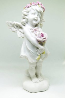 Bir melek şeklinde güzel heykelcik