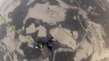 Paraşüt jump.skydiver boşlukta