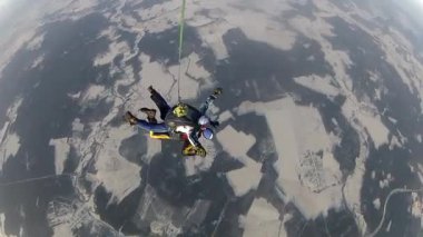 Paraşüt jump.skydiver boşlukta