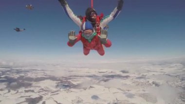 Paraşüt jump.skydiver boşlukta
