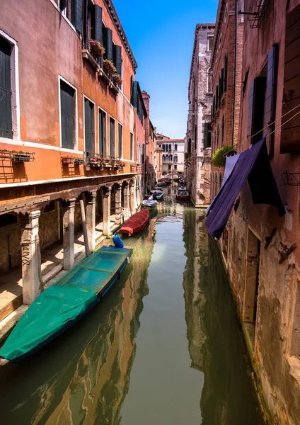 Doğal canal, Venice, İtalya üzerinde 26 Haziran 2017 — Stok fotoğraf