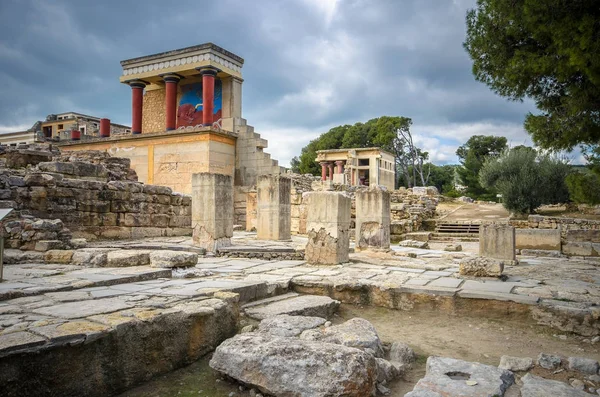 Yunanistan 'ın Girit kentindeki Knossos kentindeki sarayın kuzey girişi. — Stok fotoğraf