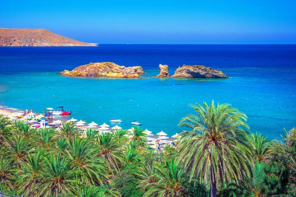 Paysage pittoresque de palmiers, eau turquoise et plage tropicale, Vai, Crète, Grèce . — Photo