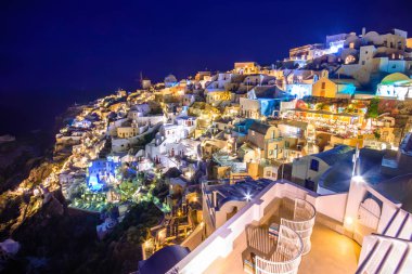Yunanistan 'ın Santorini adasındaki Oia kasabası. 