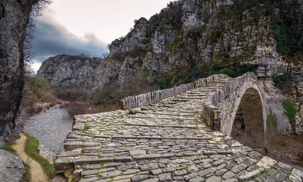 Una Scala Nella Montagna Del Mediterraneo — Foto Stock