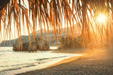 Yaz görünümü bir Beach, günbatımı, Tertsa, Crete, Yunanistan