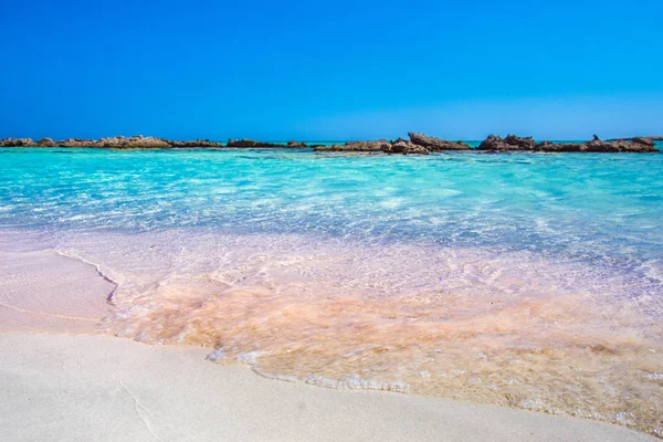 Tropikal kumsalı ile turkuaz su, Elafonisi, Crete, Yunanistan