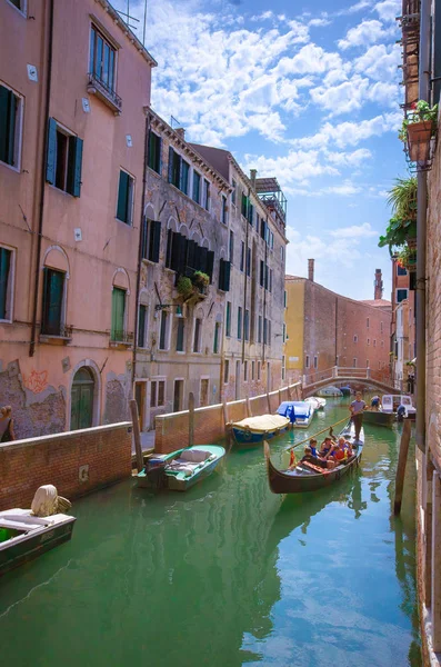 Canal escénico, Venecia, Italia en Julio 25, 2017 — Foto de Stock