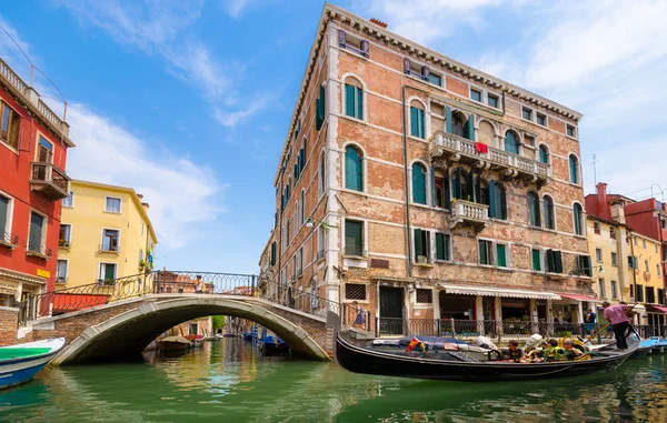 Doğal canal, Venice, İtalya üzerinde 25 Temmuz 2017 — Stok fotoğraf