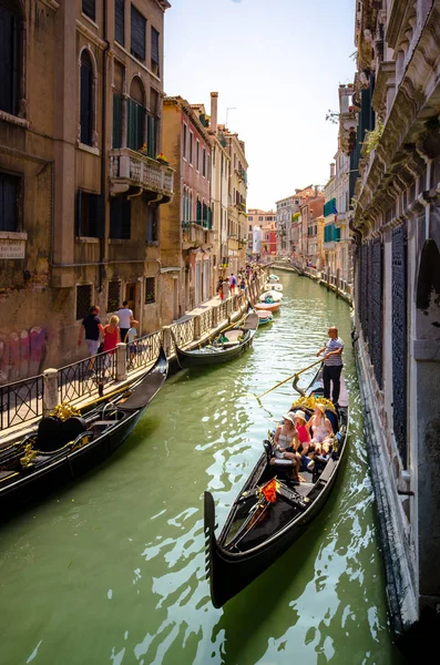 Canal escénico, Venecia, Italia en Julio 25, 2017 — Foto de Stock