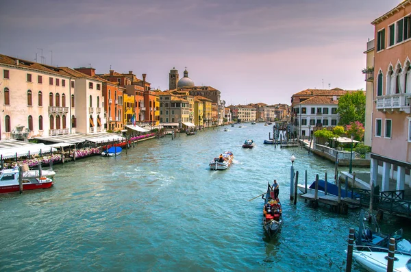 Canal escénico, Venecia, Italia en Julio 25, 2017 — Foto de Stock