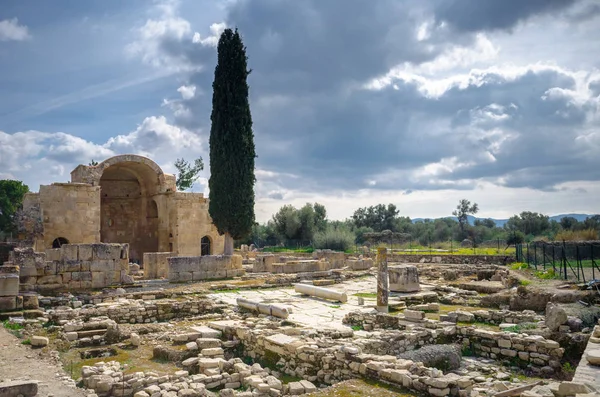 Basilica di Agios Titos con antiche rovine romane, Gortyna, Creta, Grecia — Foto Stock