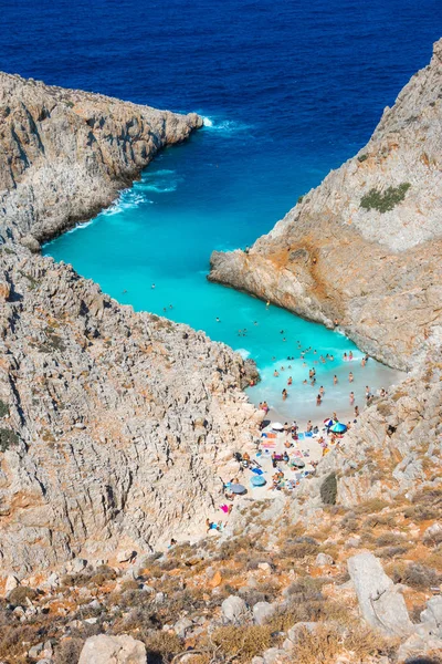 Seitan limania nebo Aju Stefanu, nebeský pláž s tyrkysovou vodou. Chania, Akrotiri, Řecko. — Stock fotografie