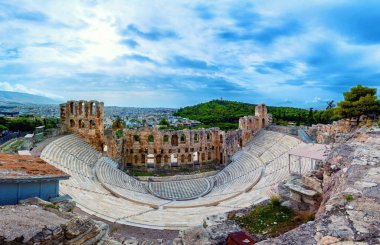 Akropolis, Atina, Yunanistan kalıntıları altında Herodion Atticus Tiyatrosu.
