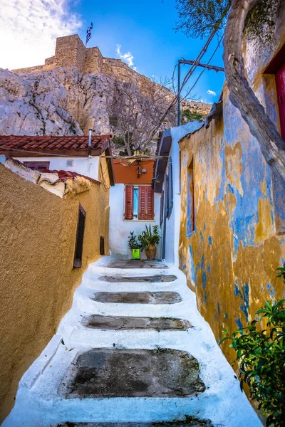 ストア ヴィヴリオウ アテネ ギリシャの古い町の通り ストア ヴィヴリオウ 島アナフィ島からの労働者によって建てられた地区です 人気の観光スポット — ストック写真