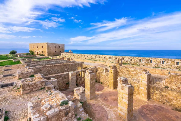 Fortezza, Rethimno, Girit, Yunanistan eski kasaba tepedeki Venedik Kalesi.