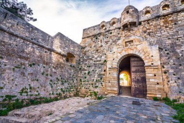 Fortezza, Rethimno, Girit, Yunanistan eski kasaba tepedeki Venedik Kalesi.