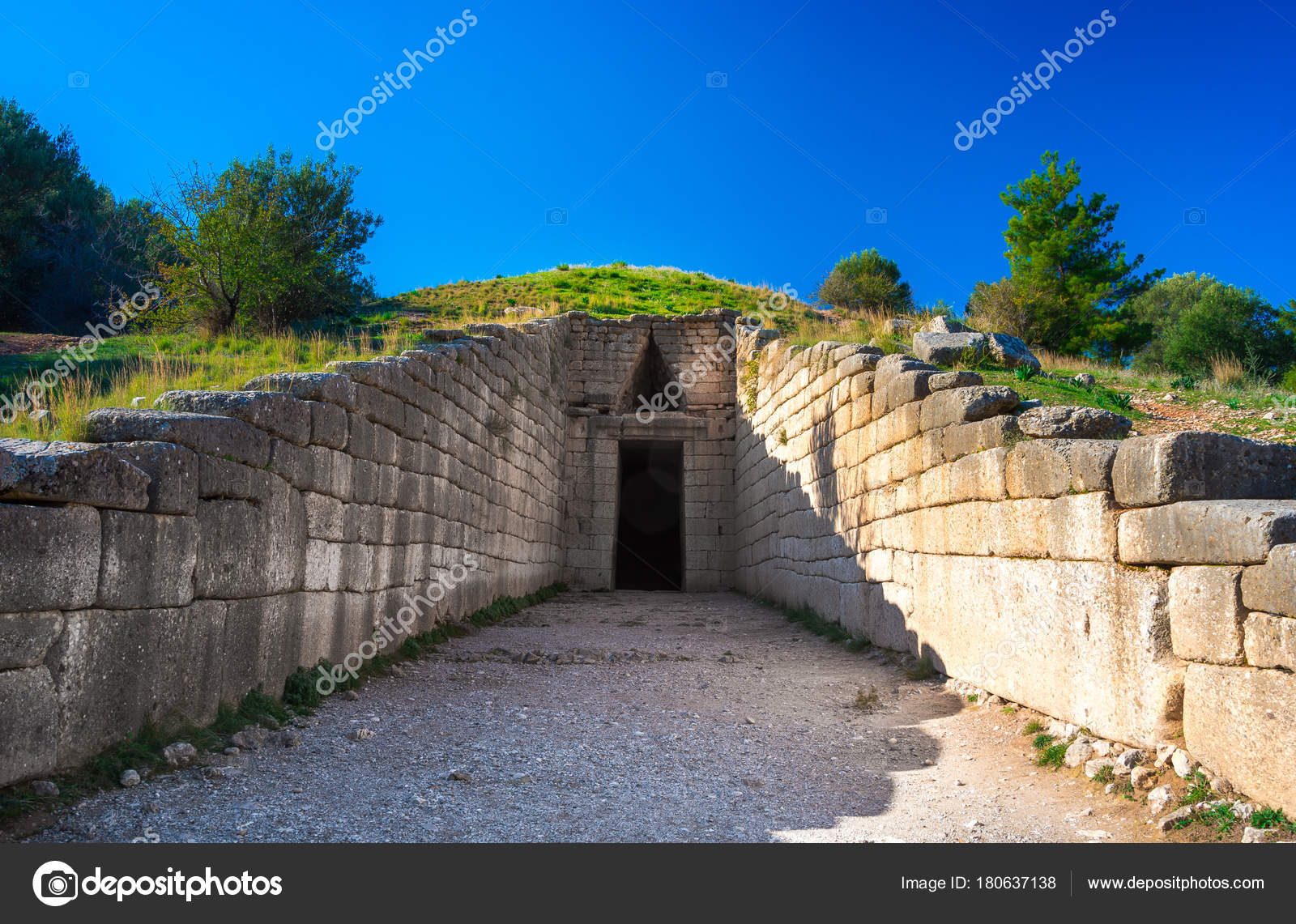 archaeological site mycenae village