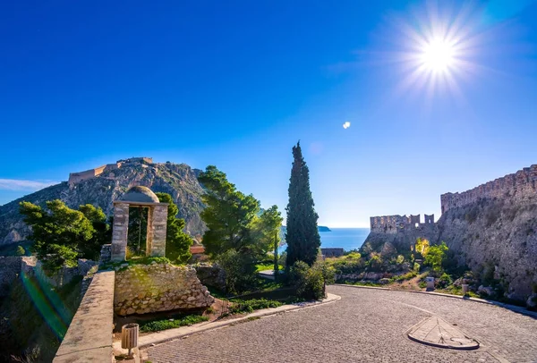 Palamidi castle Hill Nafplio şehir Yunanistan üzerinde.