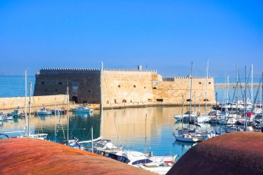 Kandiye Limanı eski Venedik fort Koule ve Tersaneler, Crete, Yunanistan