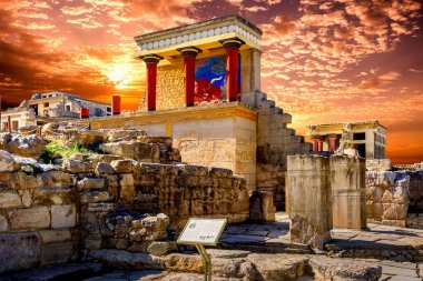 Knossos Kandiye yakınındaki eski duvarları. Minoan Saray kalıntıları olduğu Akdeniz Girit Adası Unesco geçici liste, Yunanistan saraylarda en büyük arkeolojik sitesi