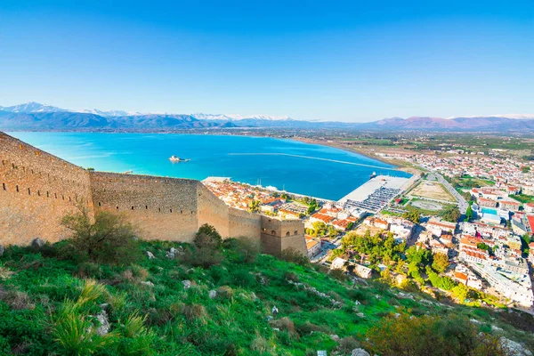 Eski Kasaba Nafplion Kiremitli Çatıları Küçük Liman Akdeniz Deniz Suyu — Stok fotoğraf