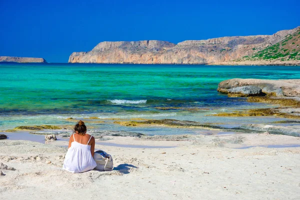 也泻湖与神奇的青绿色海水 纯白色的沙滩和 Gramvousa 岛上希腊克里特岛的热带海滩的惊人观点 — 图库照片