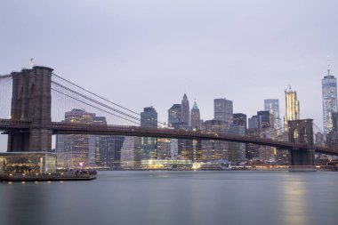 New York - Brooklyn Köprüsü ve manzarası