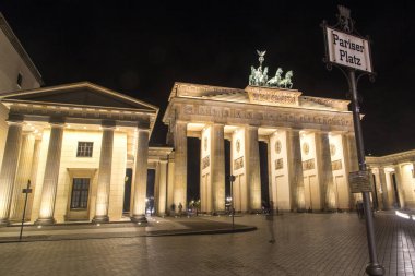 Brandenburg Kapısı, Berlin