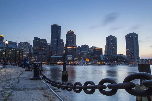 Boston, Skyline del Distrito Financiero de Boston al atardecer — Foto de Stock