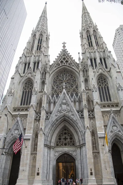 New york, die kathedrale des heiligen patrick — Stockfoto