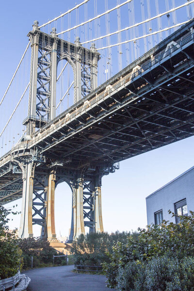 New York, view of the Manhattan Bridge