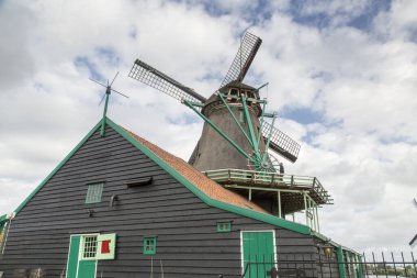 Zaanse Schans rüzgar değirmenleri - Hollanda