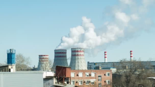 Фабрики и экология. Загрязнение воздуха — стоковое видео