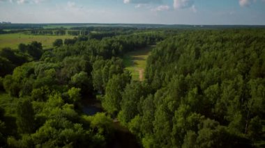 Orman ve rekreasyon alanları üzerinde uçuş