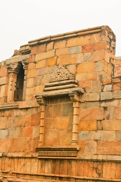 O complexo de construção é o Qutub Minar, Delhi, Índia — Fotografia de Stock