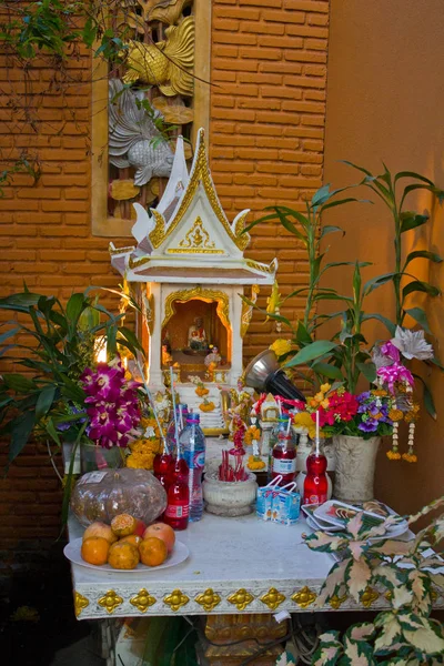 Casa dos espíritos, religião tailandesa, 24 de janeiro de 2014, Pattaya, Tailândia — Fotografia de Stock