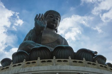 Büyük Tian Tan Buda Po Lin manastırda