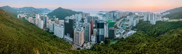 香港仔避风塘及鸭昪洲区日落美景鸟瞰 — 图库照片