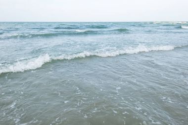 Deniz plaj ve güneş yaz gevşeme manzara bakış açısı dalga yumuşak 