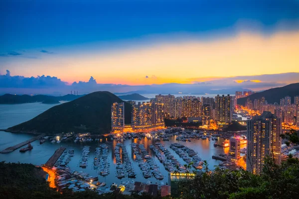 Aberdeen Typhoon Shelter, Hong Kong visto da di Nam Long Shan, in ora di tramonto — Foto Stock