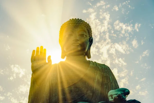 Estatua de Buda gigante o enorme Buda de Tian Tan en el Monasterio Po Lin en Hong Kong Fotos de stock