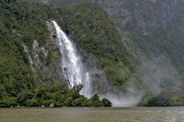 Lady Bowen Falls, Milford Sound, Neuseeland — Stockfoto